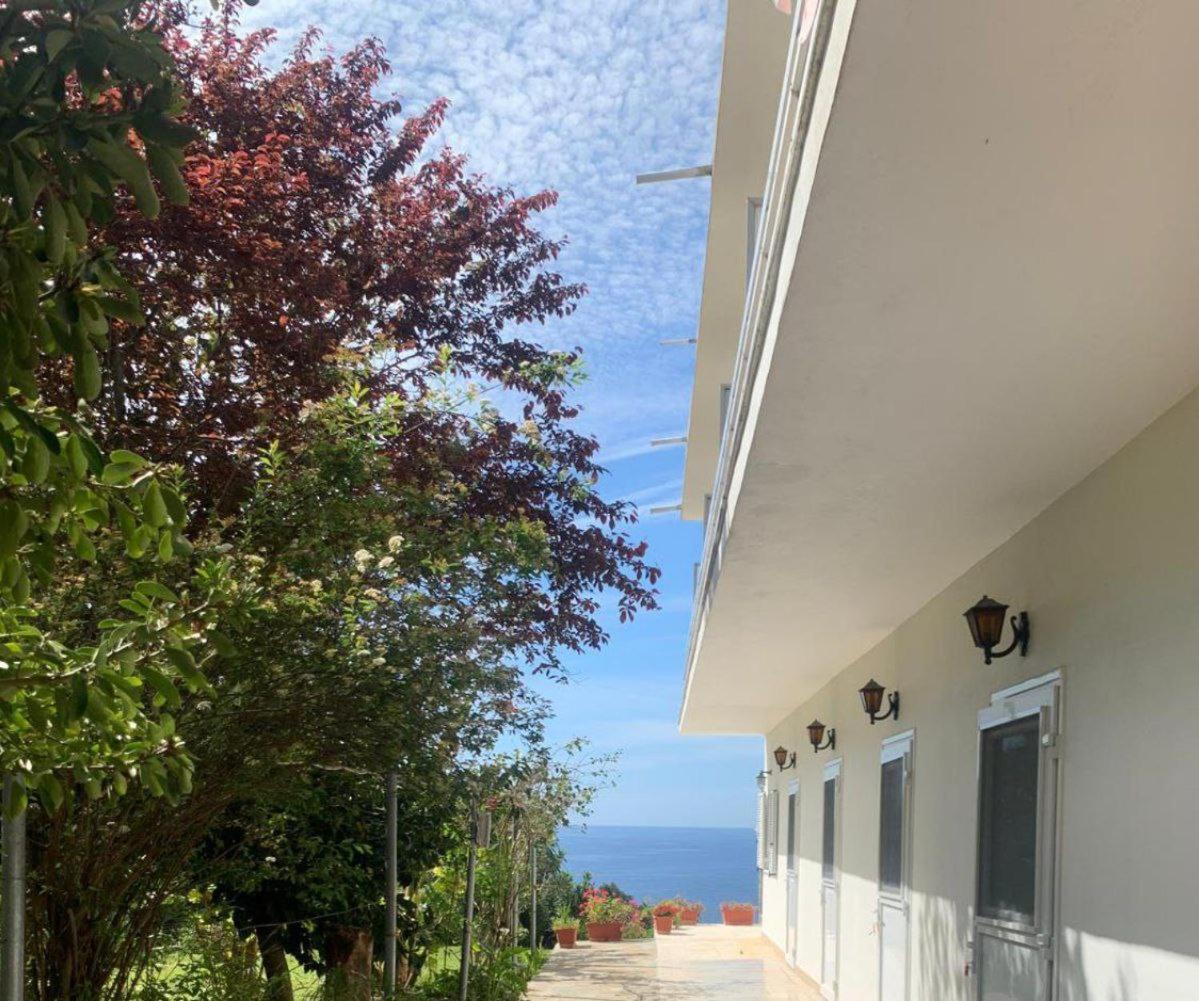 Innjoy Space Glifada Dış mekan fotoğraf