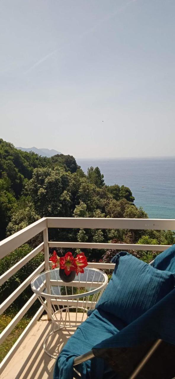 Innjoy Space Glifada Dış mekan fotoğraf